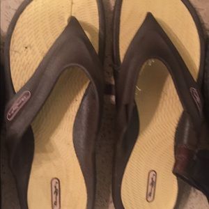 NWOT Men’s Sandals Size 9